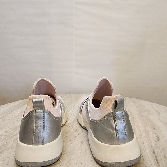 DKNY Girls Maddie Stretch Fitness Lifestyle Athletic and Training Shoes - Picture 2 of 6